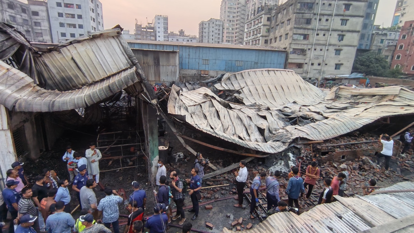 আগুনে ক্ষতিগ্রস্ত এলাকার চিত্র